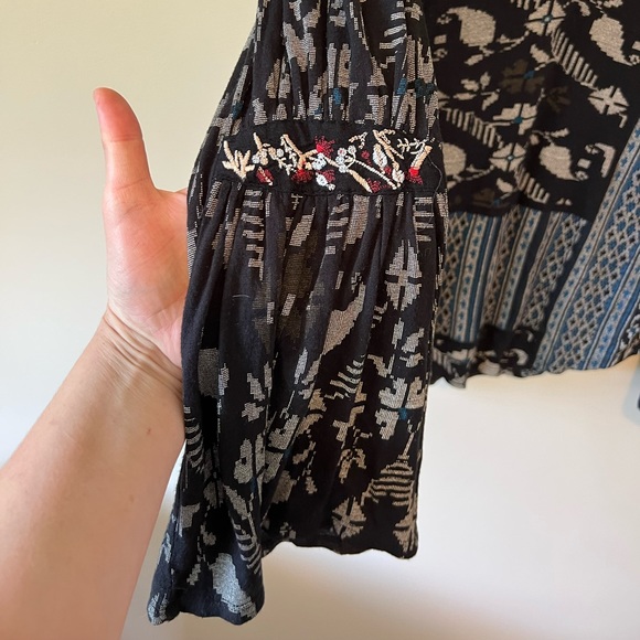Lovely Lucky Brand Embroidered Peasant Top, Small - Picture 4 of 9